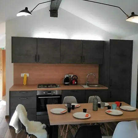 Hisa Pri Koritu - Apartma Stol Kobarid