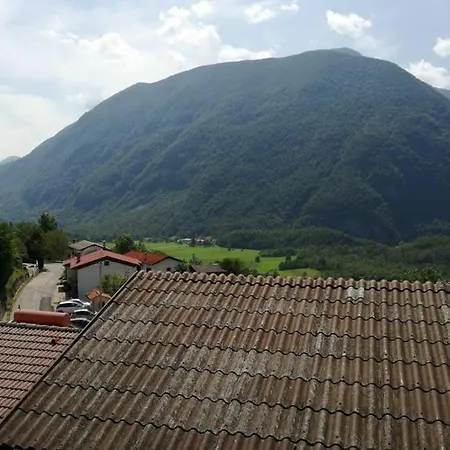 Hisa Pri Koritu - Apartma Stol * Kobarid