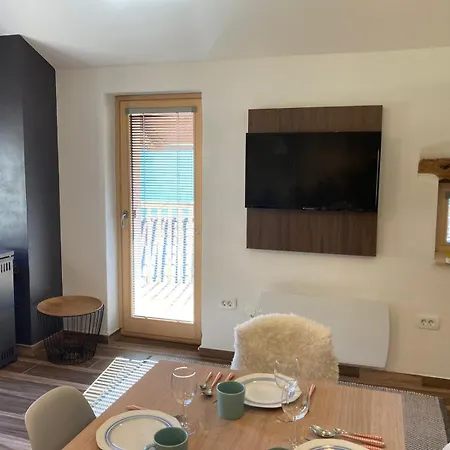 Hisa Pri Koritu - Apartma Stol Apartamento