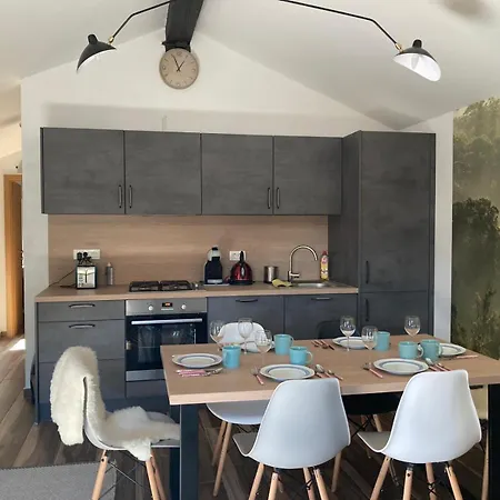 Hisa Pri Koritu - Apartma Stol